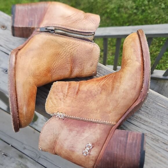 Bed Stu Yell Tan Distressed Leather Ankle Boots Size 6 - Picture 6 of 8